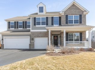 108 Bluegrass Pkwy, Oswego, IL 60543