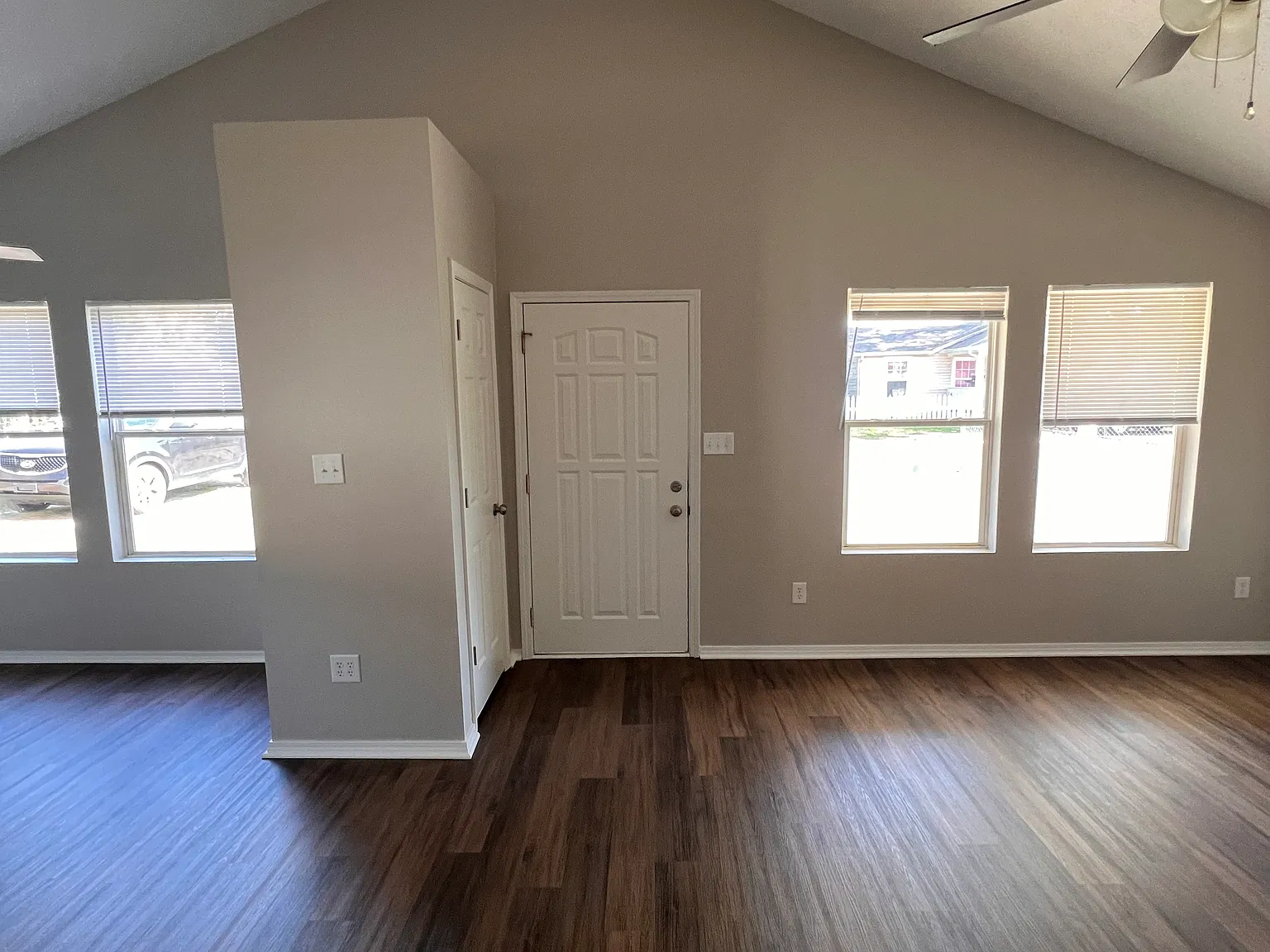 3 bed, 1092 sqft, $1,750 — Photo 4