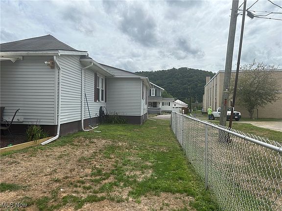5th image of 1005 2nd St
