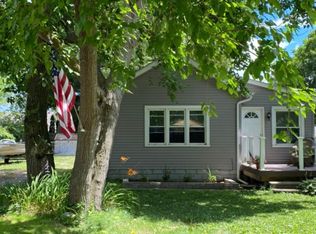 2964 Seebaldt Ave, Waterford, MI 48329