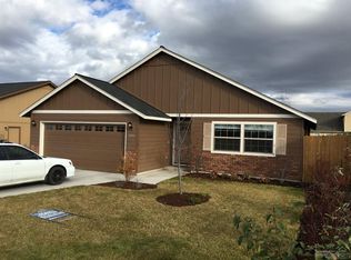 2686 NE 8th Ln, Redmond, OR 97756