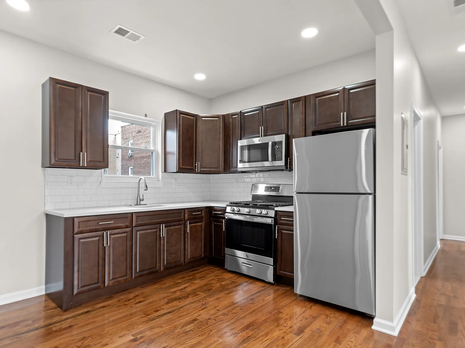 178 Union Ave — Photo 2