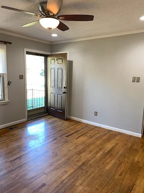 3 bed, 1000 sqft, $1,895 — Photo 4