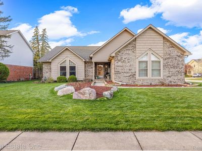 20185 Bayfield Dr, Clinton Township, MI, 48038