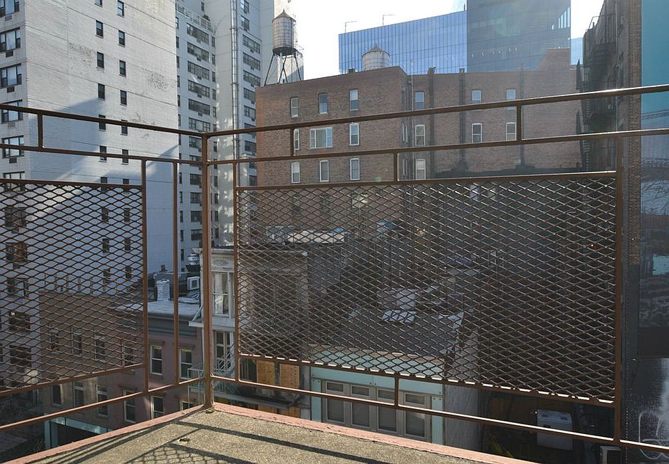 1st image of 85 E 10th St APT 6e