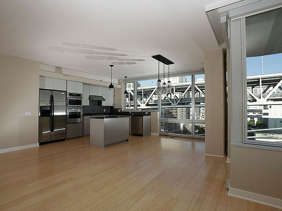 3rd image of 501 Beale St Unit 11D