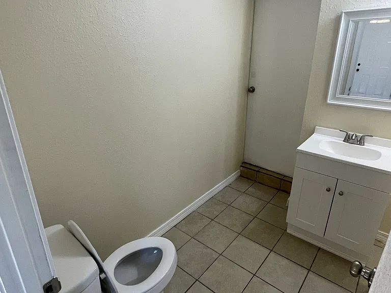 1224 Camp Ave — Photo 14