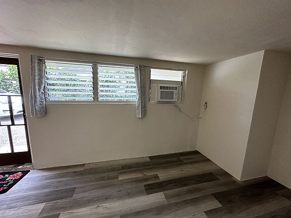 2nd image of 660 Hausten St APT C