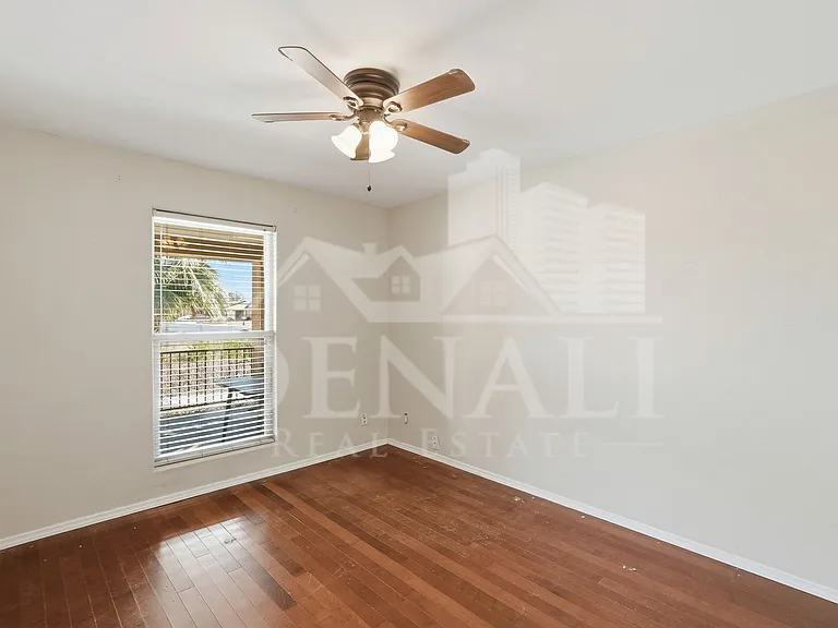5654 W Mountain View Rd — Photo 23