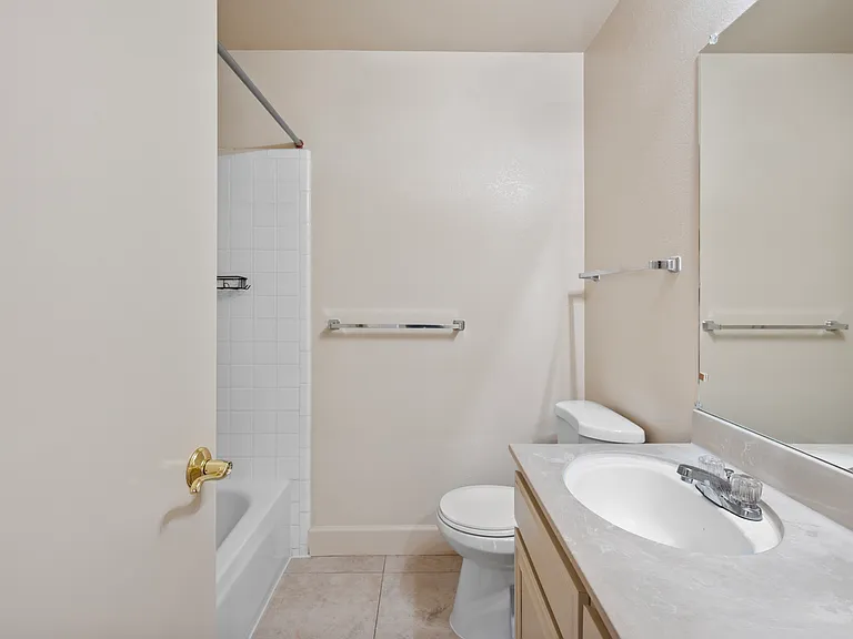 1010 N Abbott Ave — Photo 10