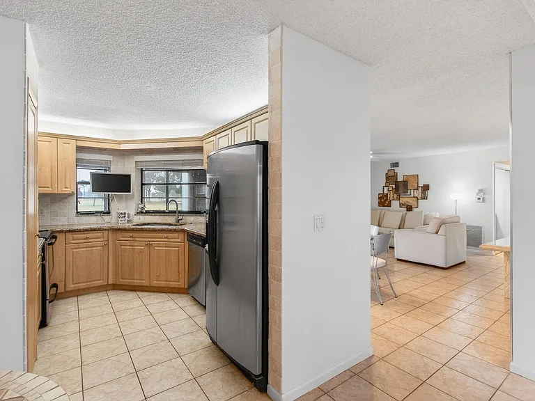 5851 Parkwalk Dr — Photo 35