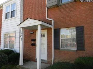 2833 Pease Dr #D410, Rocky River, OH 44116