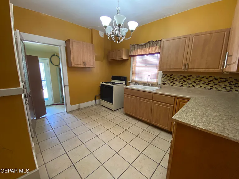 3211 Tularosa Ave #A — Photo 7