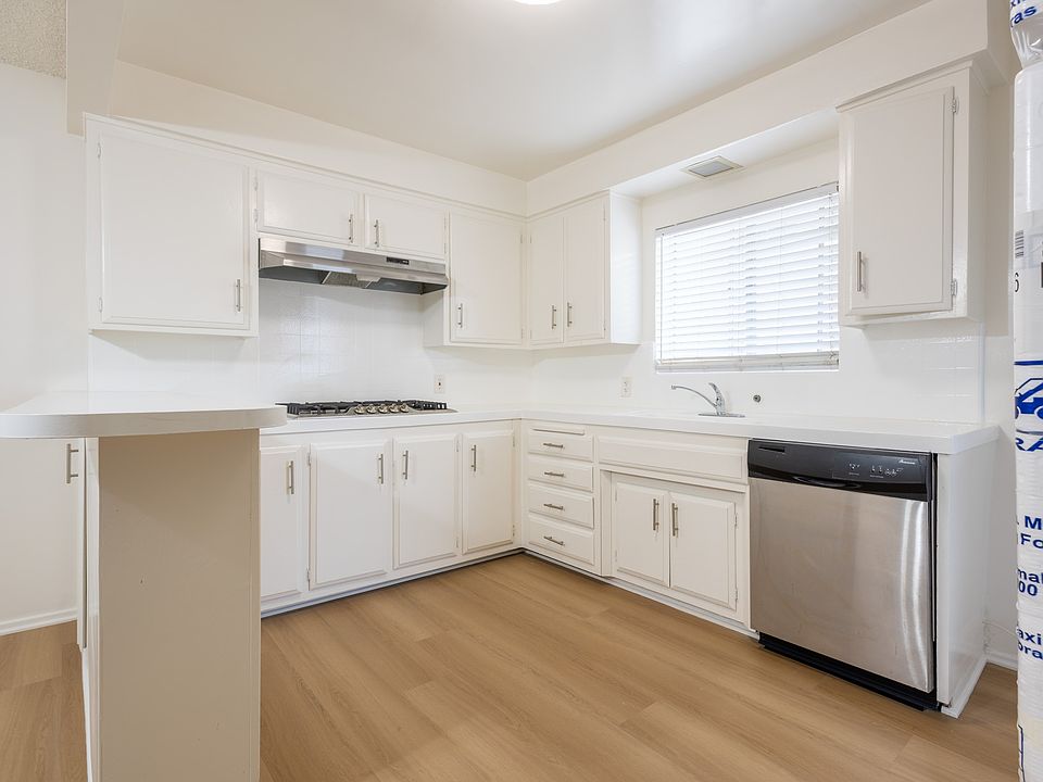1st image of 4717 Don Lorenzo Dr APT 8