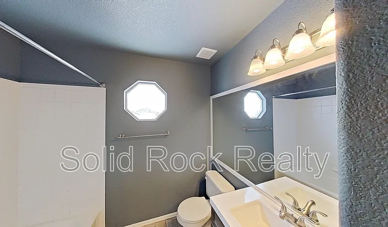 4642 Crow Creek Dr — Photo 17