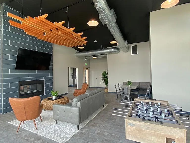 200 Canyon Pkwy — Photo 19