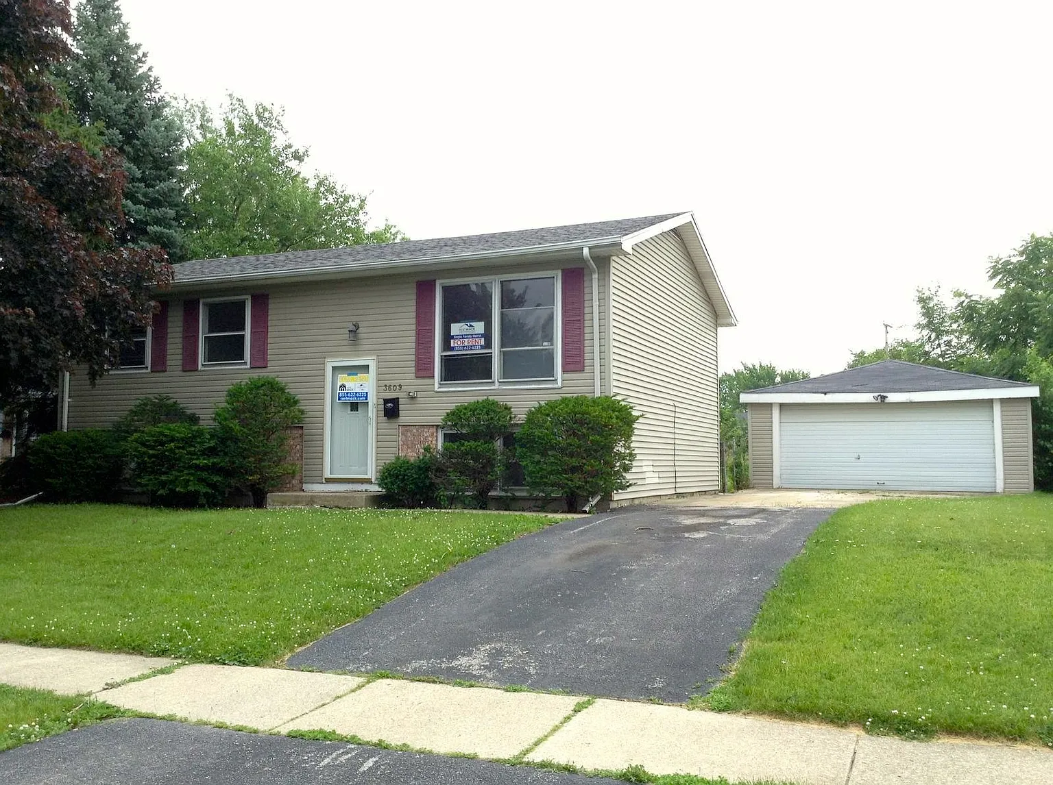 3609 Wellington Ct photo 1
