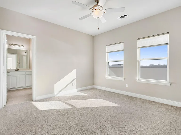 2041 Layla Dr — Photo 10
