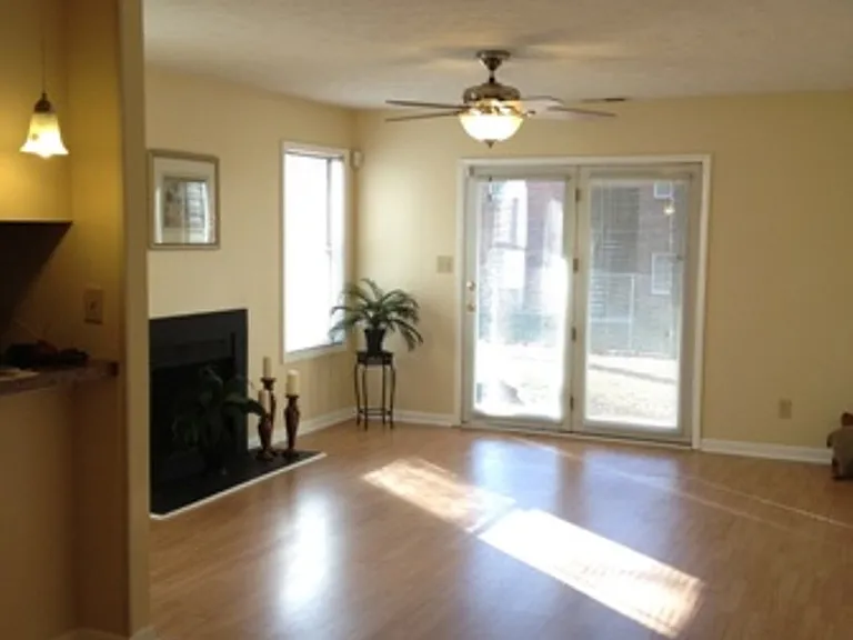 671-1 Bartons Landing Pl — Photo 3