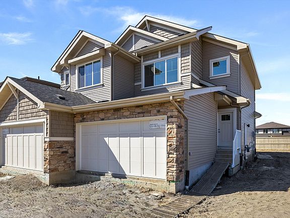 2nd image of 1044 Cristall Cres