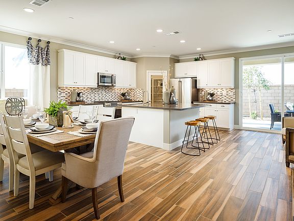 Dining area adjacent to kitchen