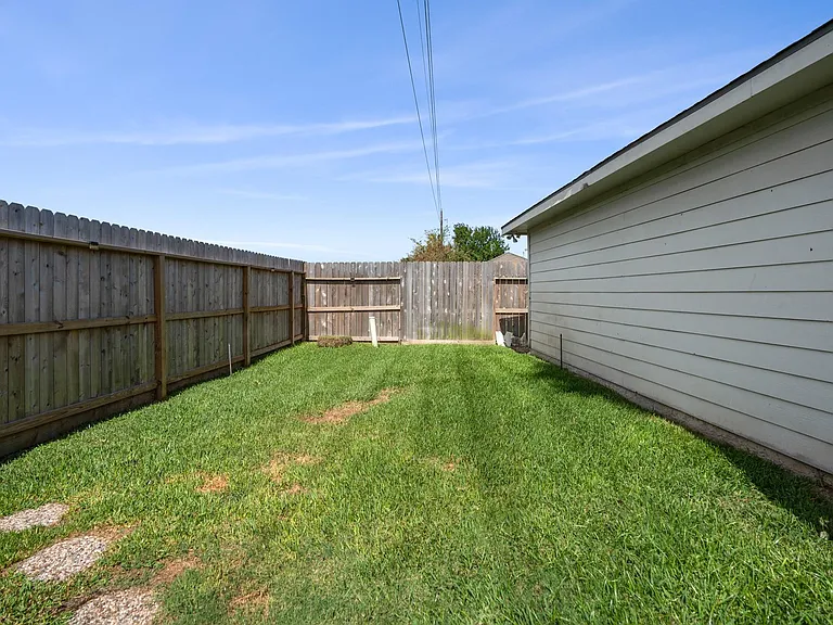 4710 Devonberry Ln — Photo 35
