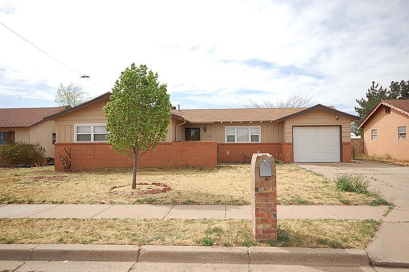 1st image of 905 Sandia Dr
