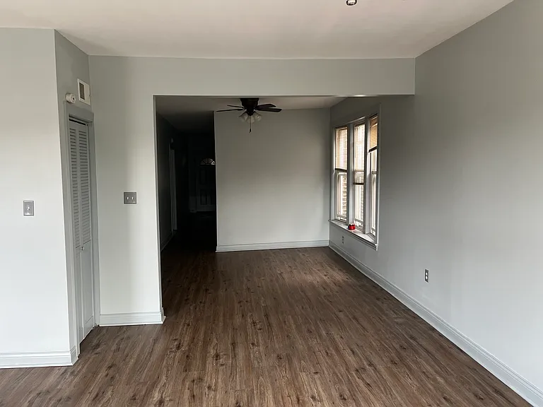 4732 W Congress Pkwy #2 — Photo 4
