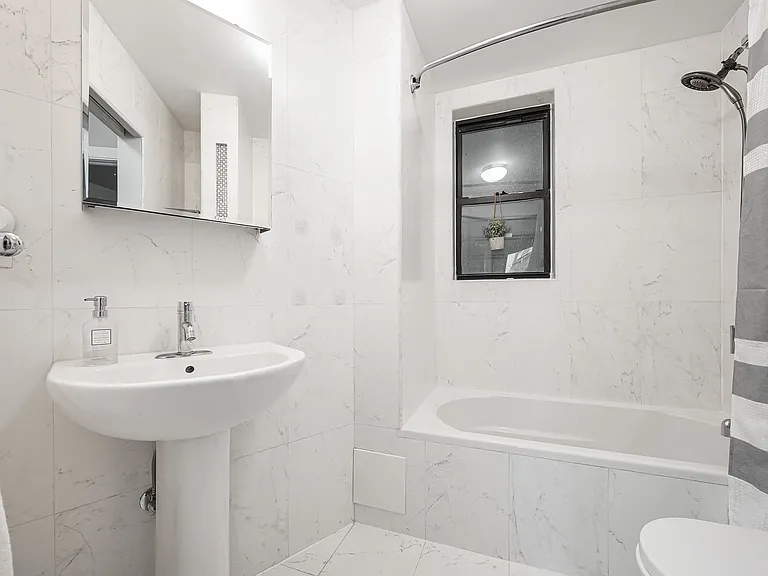417 Manhattan Ave #B-7 — Photo 10