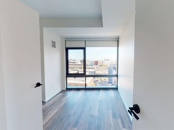 3rd image of 130 Shawmut Ave #1433