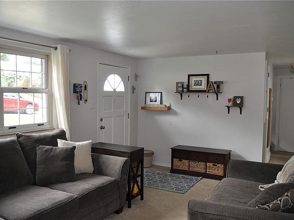 3rd image of 5088 Lantern Hill Dr