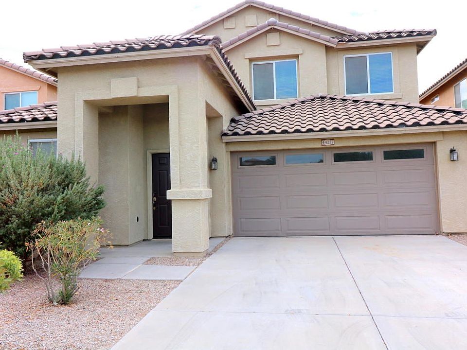 44277 W McCelland New front 1 182018
