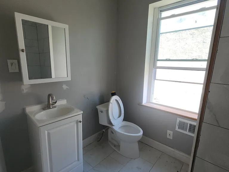 2238 Page St — Photo 4