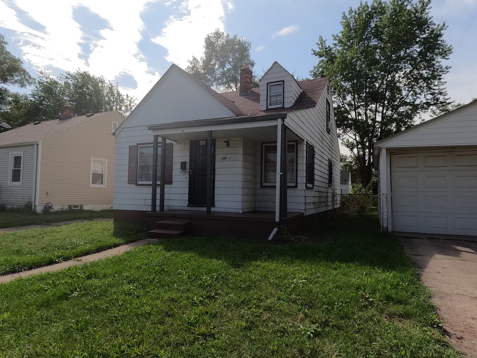 3 bed, 771 sqft, $1,100 — Photo 2