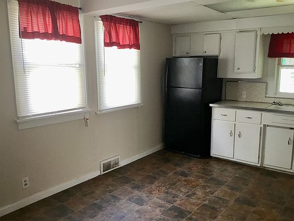 5th image of 1046 Lawndale Ave