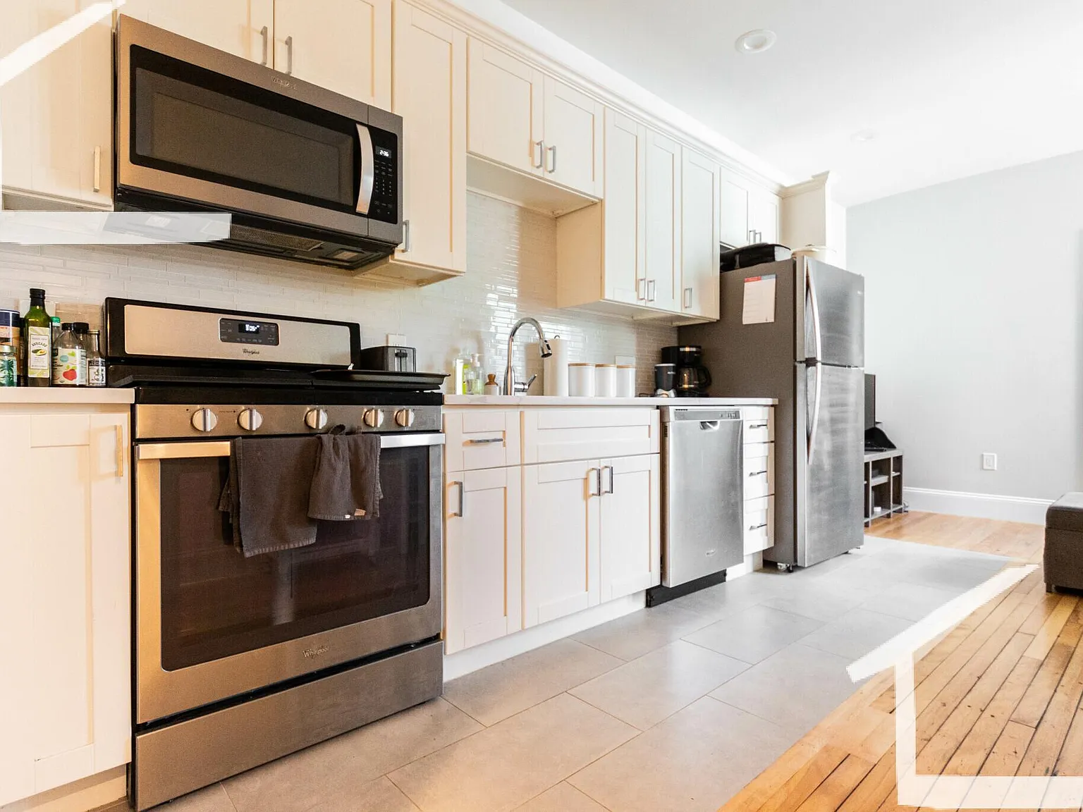 2 bed, 529 sqft, $3,100 — Photo 3