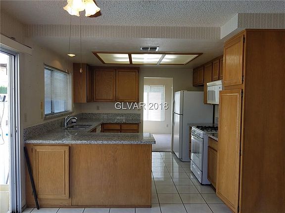 3rd image of 2456 Millcroft Dr
