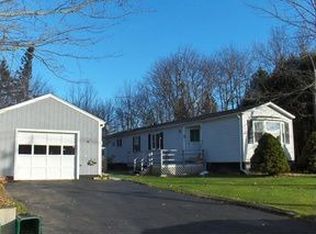 28 Washington St, Milbridge, ME 04658