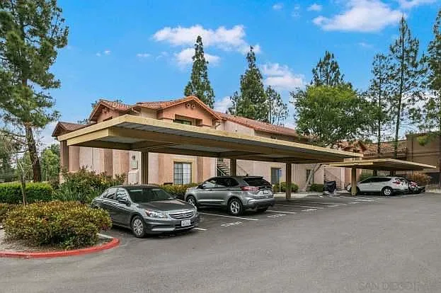 12095 Alta Carmel Ct #6 — Photo 4