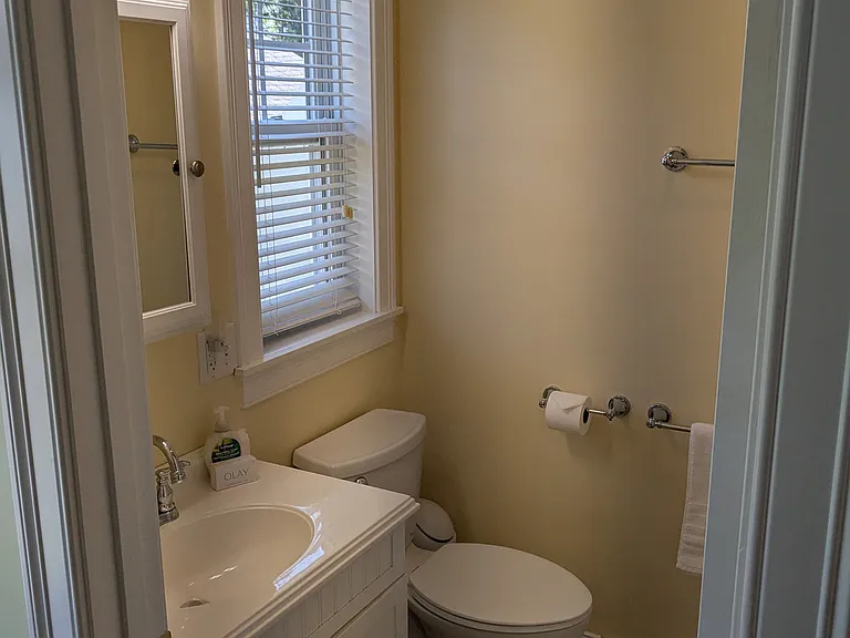 44 School St — Photo 18