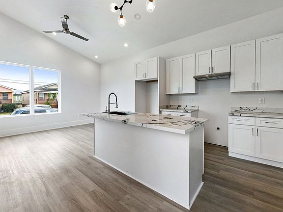 5th image of 2501 Desire St