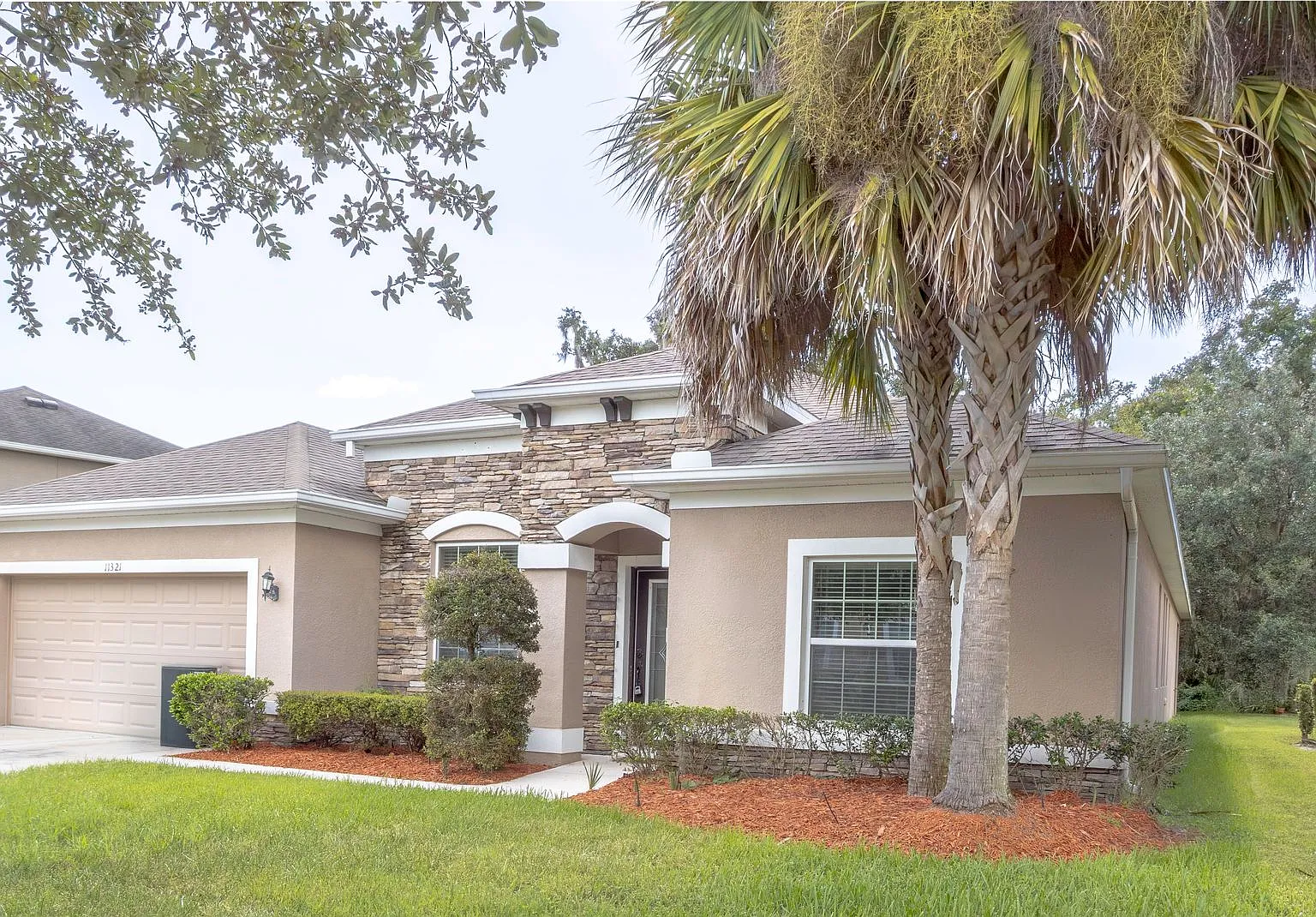 Paradise in Lithia — Photo 3