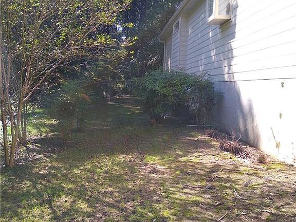 3rd image of 5161 Central Dr