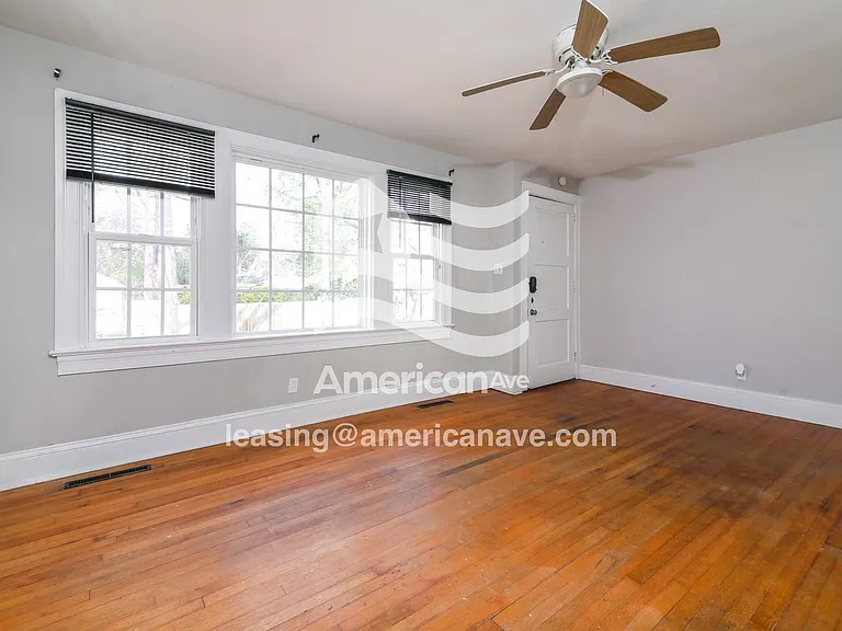 23568_004_living_room_14295943.jpg