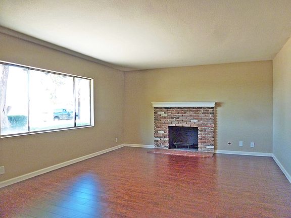 2nd image of 2286 N Orange Grove Ave