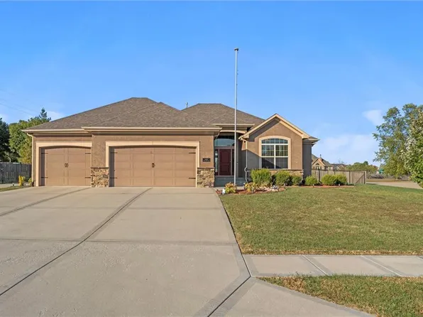 1602 Knoll Creek Ln, Raymore, MO 64083