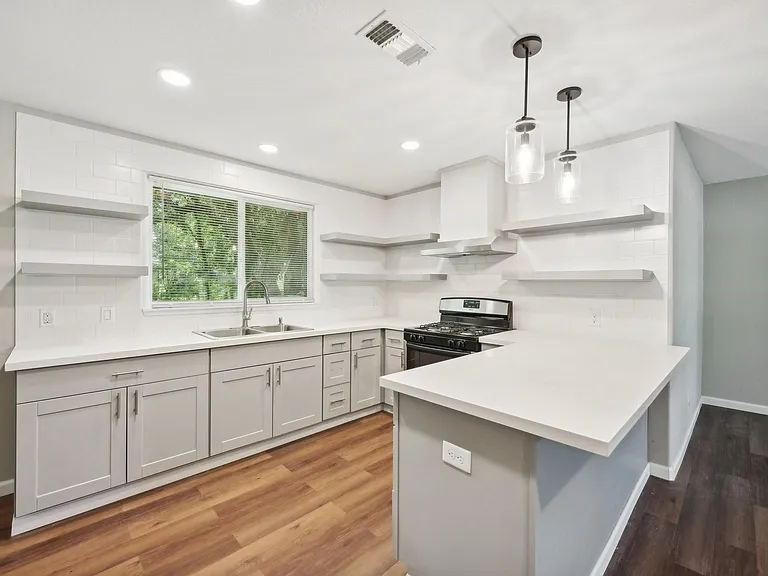 317 Redwood St — Photo 11