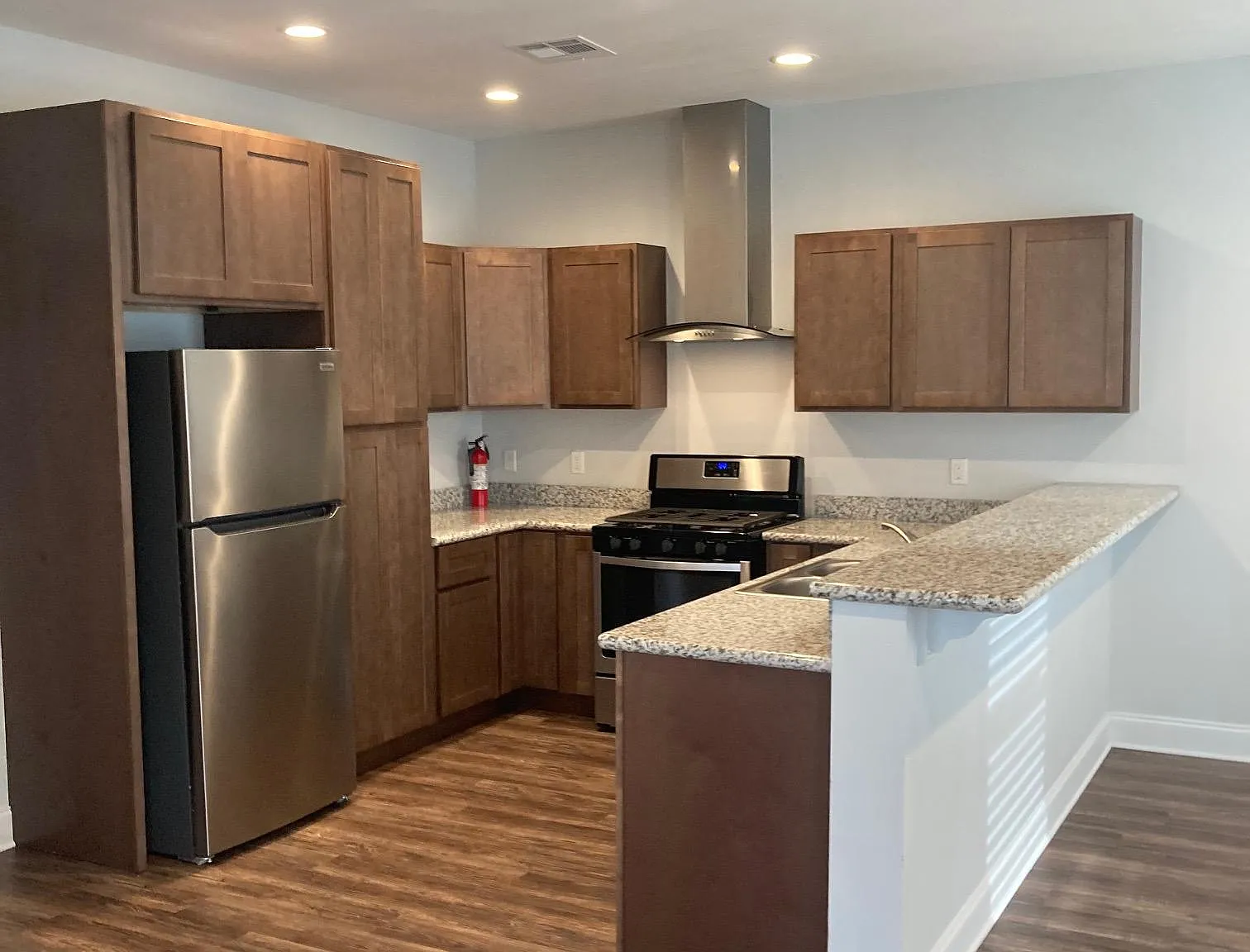 2 bed, 1100 sqft, $1,375 — Photo 3