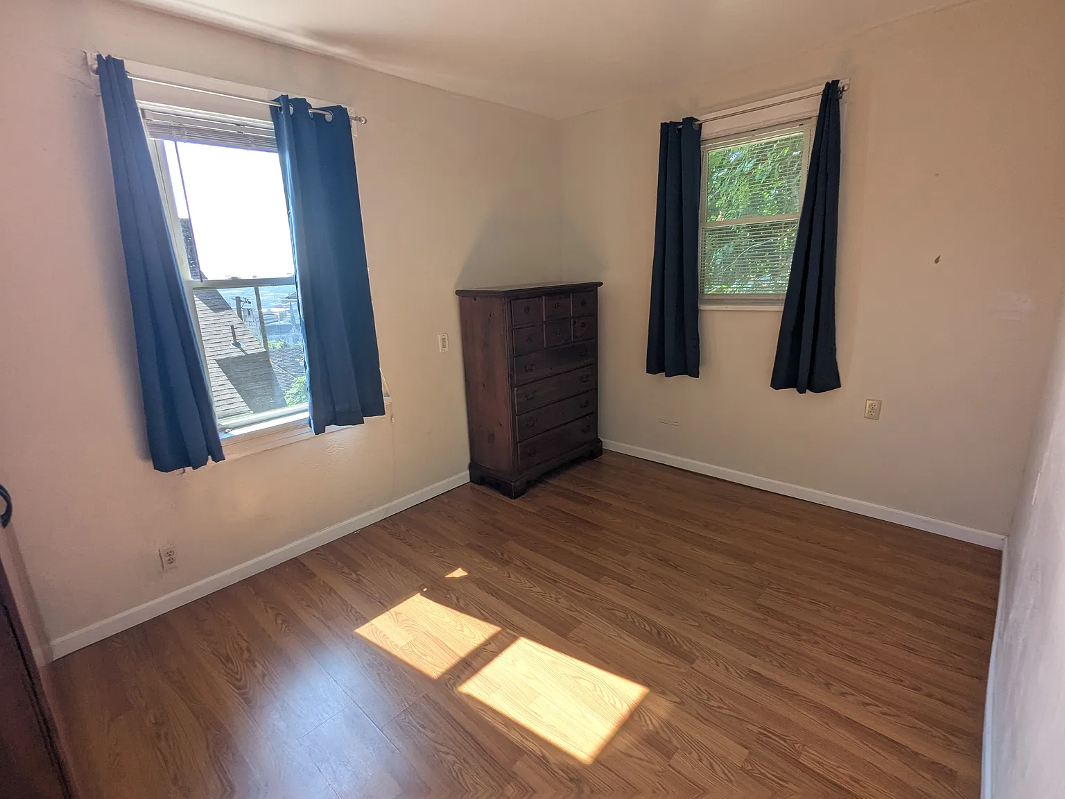 5 bed, 2780 sqft, $2,400 — Photo 2