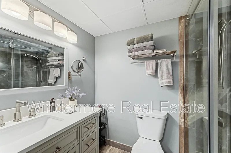 220 Broadway Ave S — Photo 4